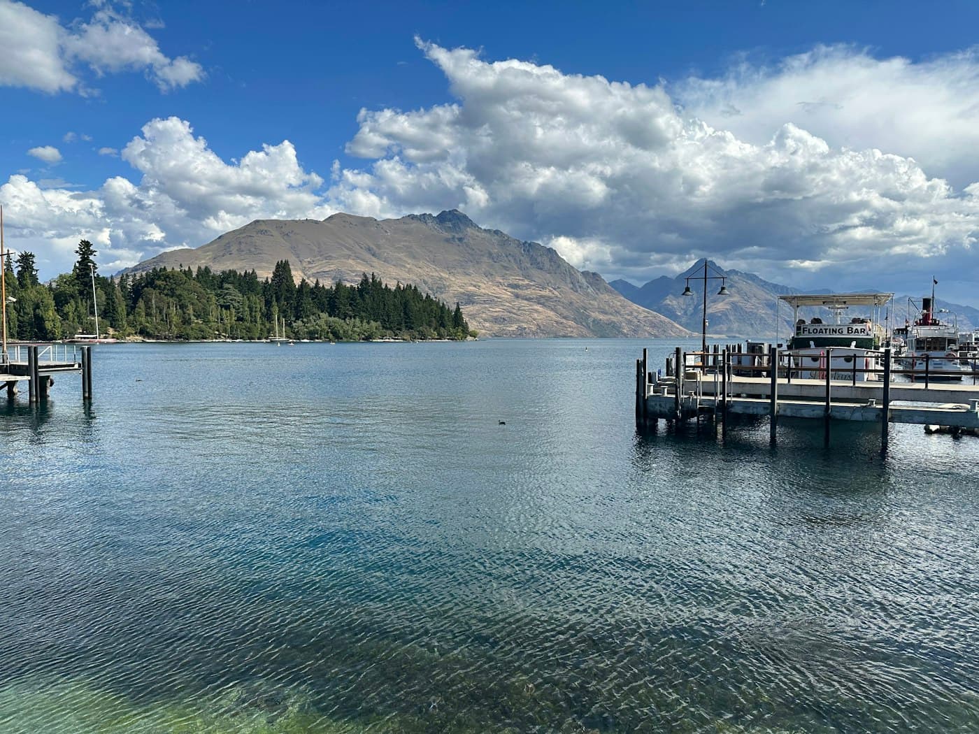 クイーンズタウン（Queenstown）の街並み